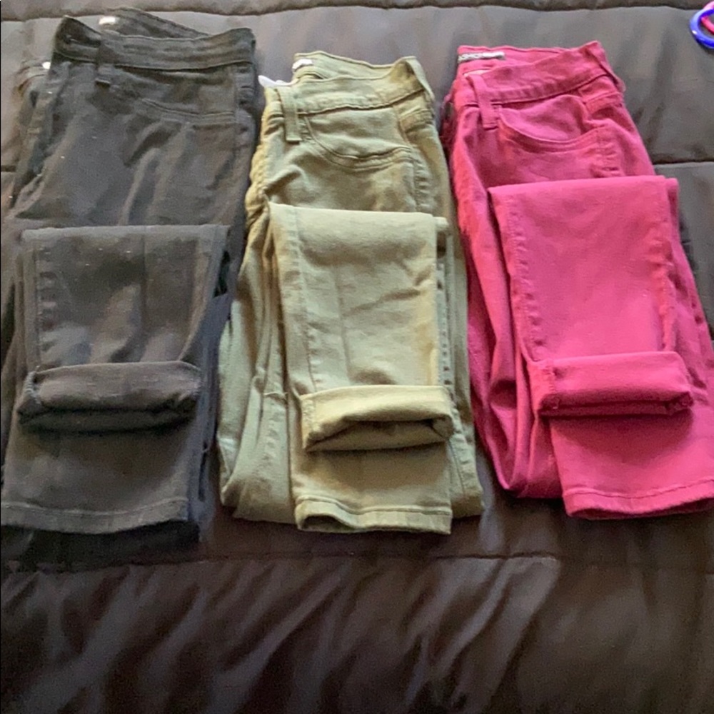 High Rise Ripped Jeans - Picture 3 of 6